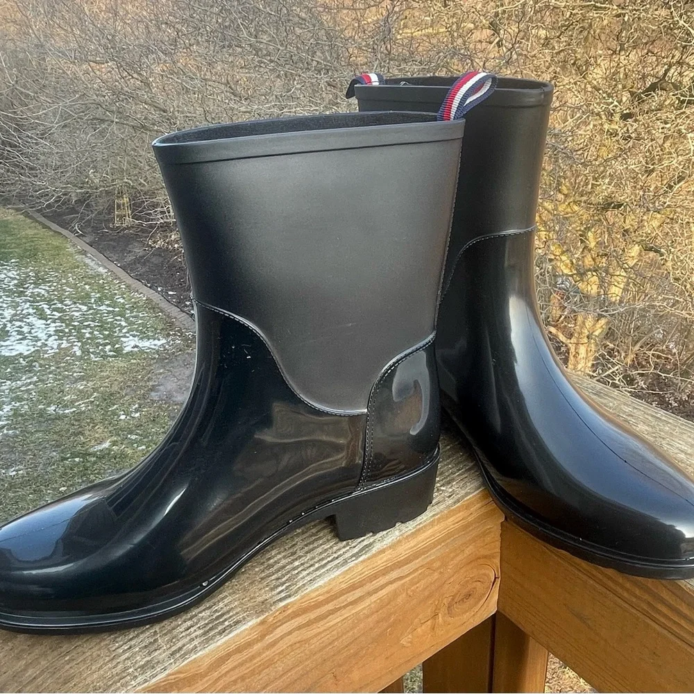 Tommy Hilfiger Women’s Kraig Black Winter & Rain Boots - Like new!